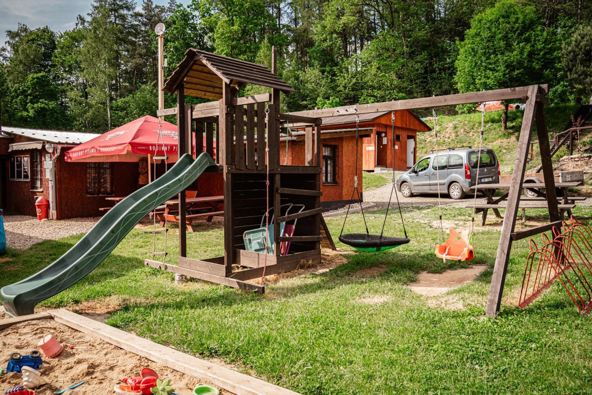 Karavan 3 V Arealu Koupaliste Bystre V Orlickych Horach Exteriér fotografie
